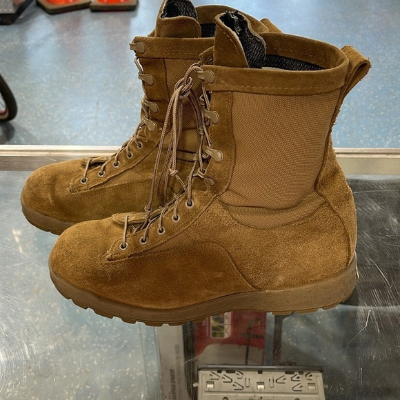 US ARMY COMBAT  Vibram  Lace Up Boots GORE-TEX Men’s Sz 10.5W BROWN/TAN SUEDE - Picture 2 of 16